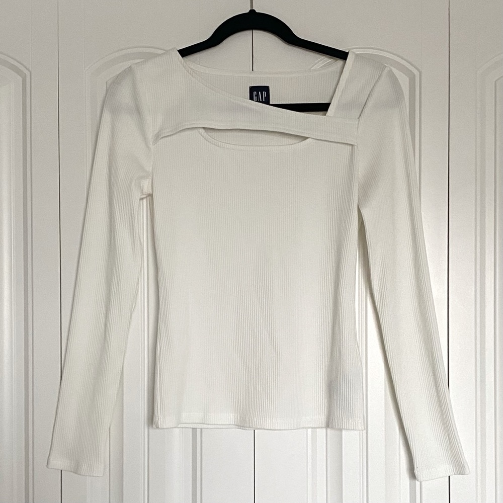 GAP Ribbed Crossover Cutout Top